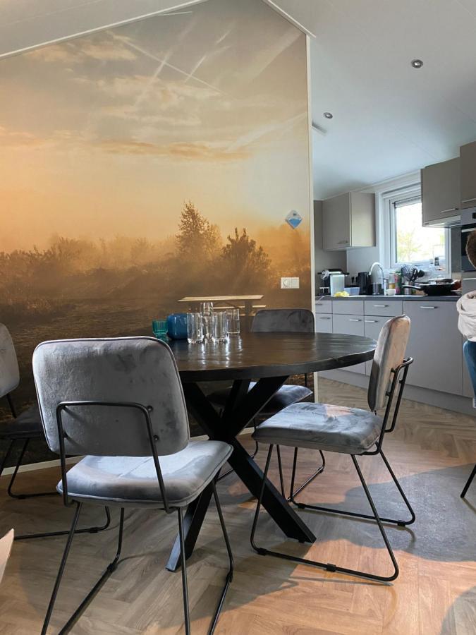 Luxe En Gezellig Chalet Aan Veluwemeer 4 Pers 훌쇼스트 외부 사진